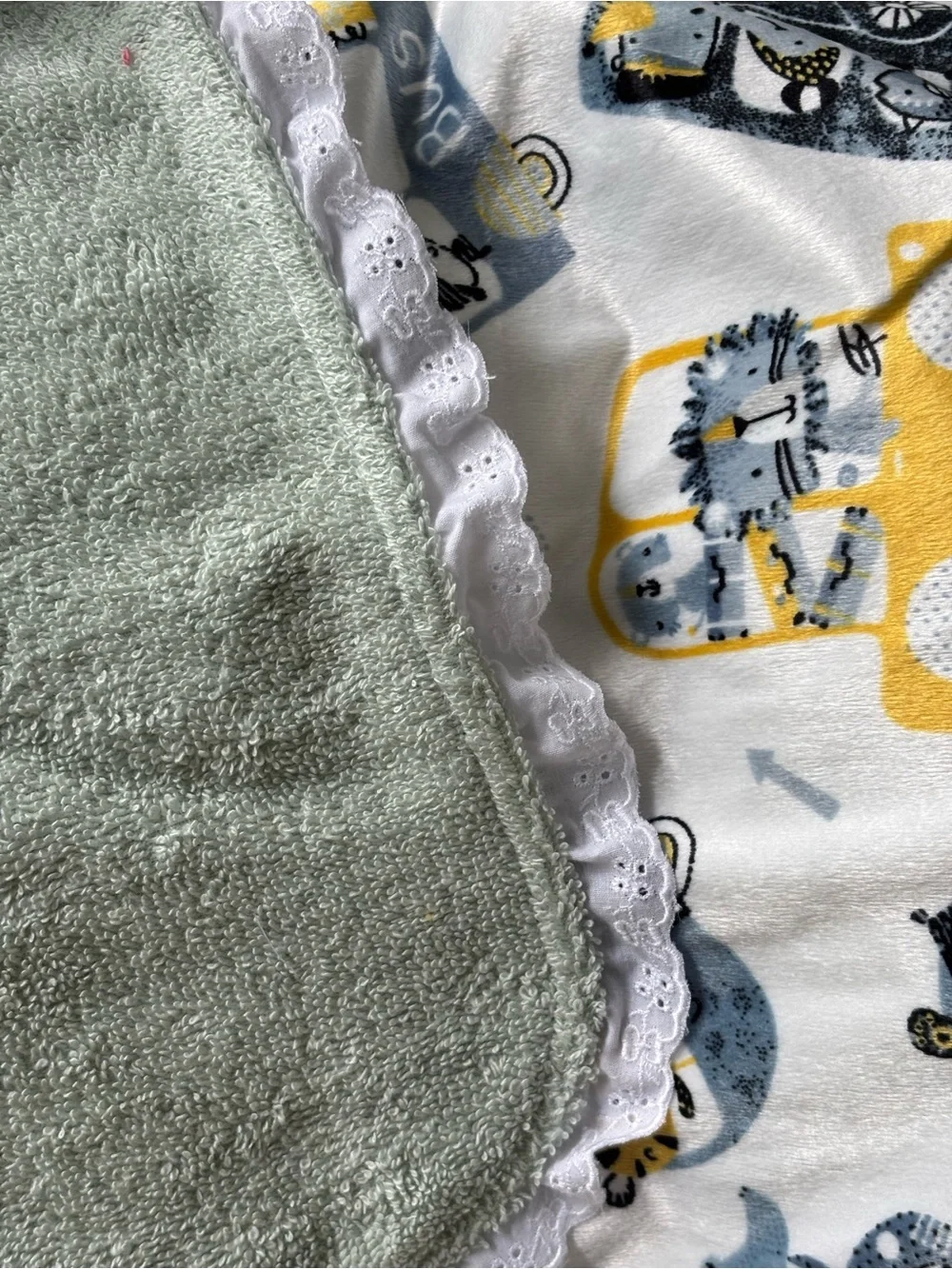 White & Yellow Animal Bus Baby Nursing Cover